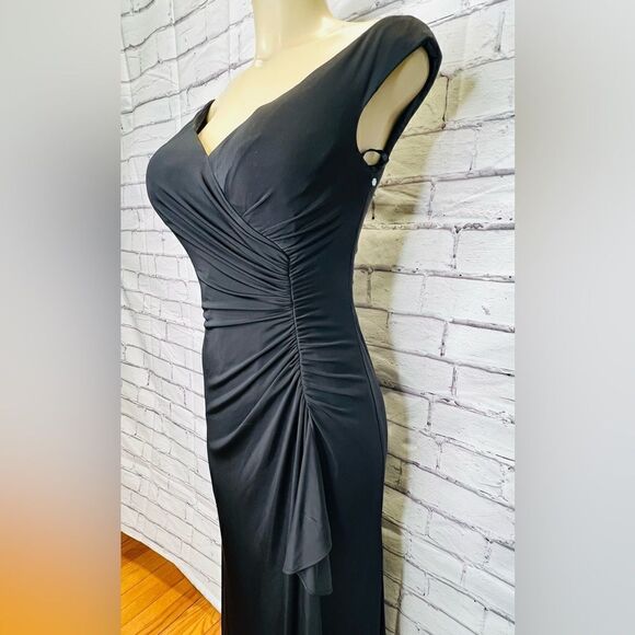 La Femme Black Off the Shoulder Ruched Jersey size 6 NWOT - Picture 6 of 9